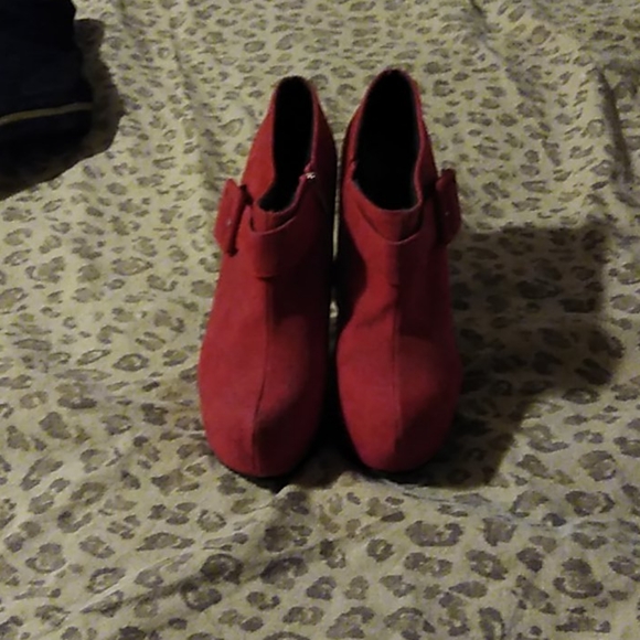 Shoes - Picture 3 of 3